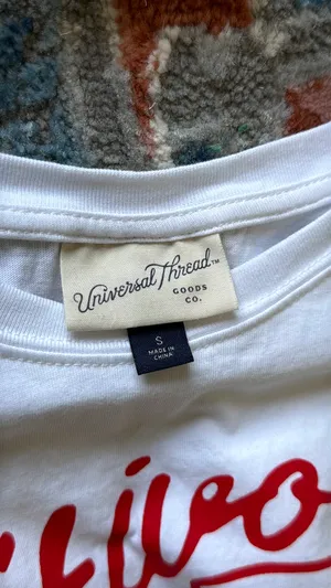 Universal Threads T-Shirt thumbnail 3