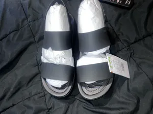 Crocs Sandals Women’s 9 thumbnail 3