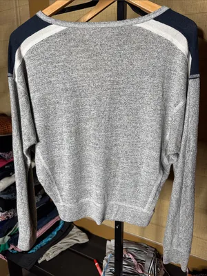 Abercrombie & Fitch Heather Gray Colorblock V-Neck Pullover Sweater Small thumbnail 7