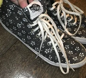 Vans Black Dot Daisy Print Lace Up High Top Sneakers Women’s Size 7 thumbnail 7