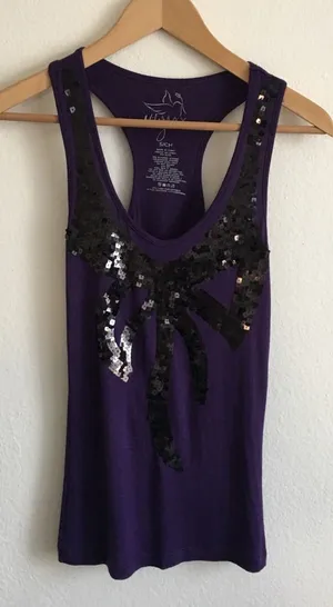 Miley Cyrus MaxAzria top thumbnail 1