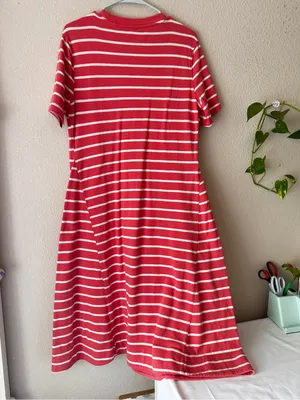 Red and White Striped Short-Sleeve A-Line Dress thumbnail 2