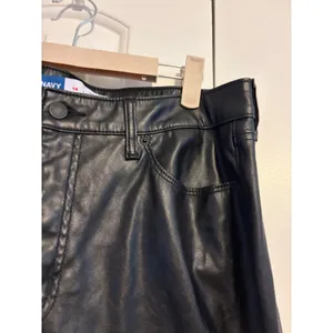 Old Navy High Rise OGG Straight Faux Leather Pants Black Size‎ 14 thumbnail 4