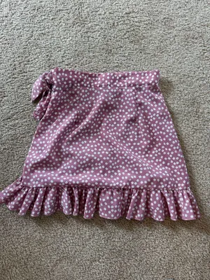 Pink floral wrap skirt Size XS thumbnail 2