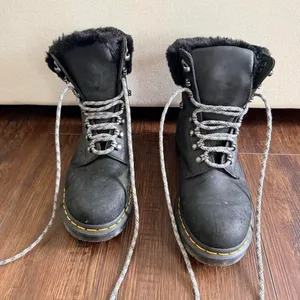 Black Dr. Martens 1460 Serena collar boots with faux fur lining, size US 8 thumbnail 2