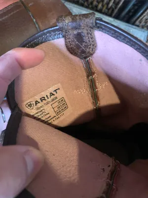 Ariat Women’s Boots Embroidered Size 8B thumbnail 2