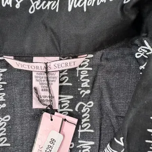 Victoria's Secret Button Up Pajama Top Women's X-Small Black/White Script New thumbnail 2