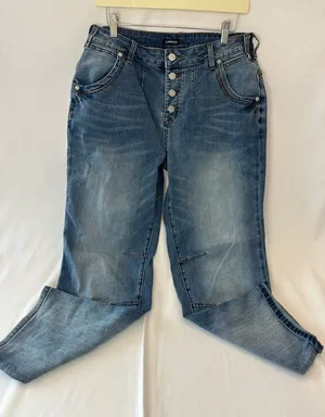 Flamingals 90's Trend Straight Leg Casual Hi Rise Jeans Button Fly Stitch Detail thumbnail 1