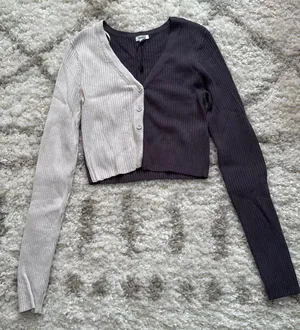 Cropped Long Sleeve thumbnail 1