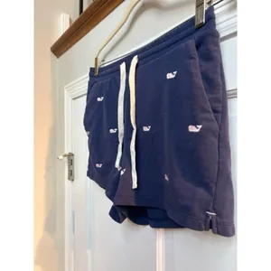 Vineyard Vines logo blue woman’s shorts XS thumbnail 2