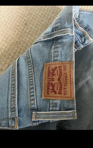 Levi Straight Jeans  thumbnail 4