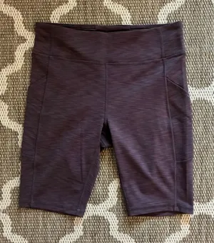 Lululemon Invigoratehigh-rise bike shorts women’s size 10 ￼ thumbnail 1
