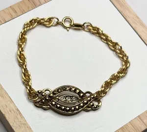 AVON Gold-Tone Rope Chain Bracelet W/ Rhinestone & Intricate Centerpiece Design thumbnail 1