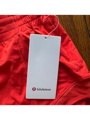 Lululemon Hotty Hot Short High Rise 2.5” Cherry Ember Size 6 NWT thumbnail 3