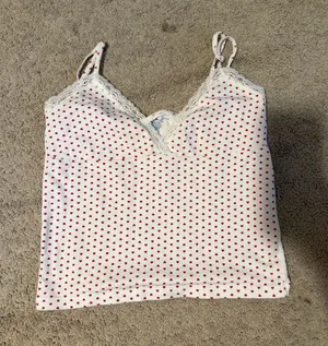 Brandy Melville heart tank top thumbnail 1