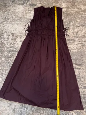 Uniqlo Sleeveless V-Neck Maxi Dress in Plum Brown thumbnail 13