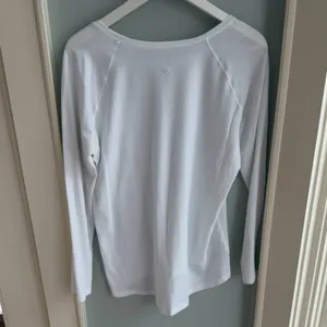 Lululemon Emerald Long Sleeve thumbnail 4