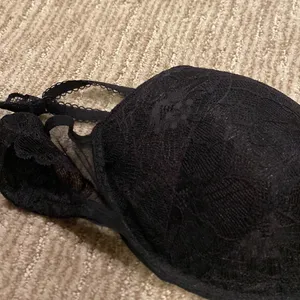 Victoria secret black bra thumbnail 2