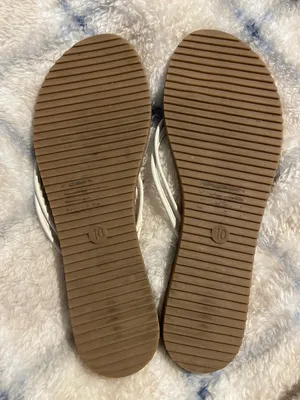 Beachy Flip Flops White Size 10 thumbnail 2