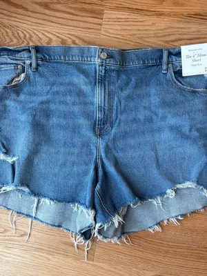 NWT Abercrombie 4" High Rise Mom Jean Short Distressed Denim Cut Off - Size 37 thumbnail 2