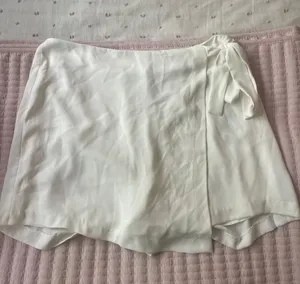 White Skort Size M thumbnail 1