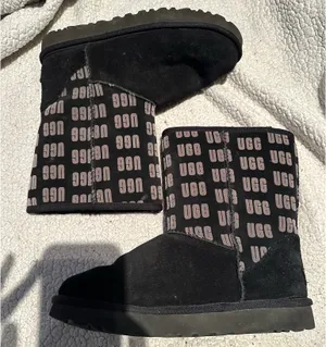 UGG Classic Short Boot thumbnail 1