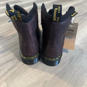 Dr. Martens W6 M5 WarmWair Pascal 1460 Leather Lace Up Boots Dark Brown NWT thumbnail 8