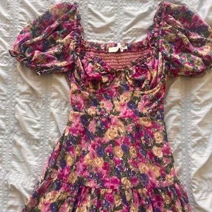 the Label Soho Floral Sweetheart Puff Sleeve Midi Dress thumbnail 1