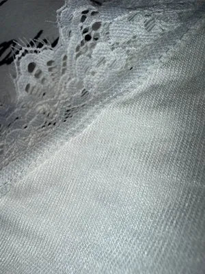 Cupshe White Lace-Trim V-Neck Long Sleeve Tee thumbnail 7