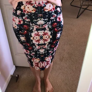 The Fifth Label Floral Scuba Pencil Skirt NWOT S thumbnail 3