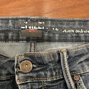 Denizen Levi modern skinny blue jeans Size 6 thumbnail 2