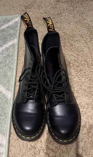 Dr. Martens Lace Up boots thumbnail 1