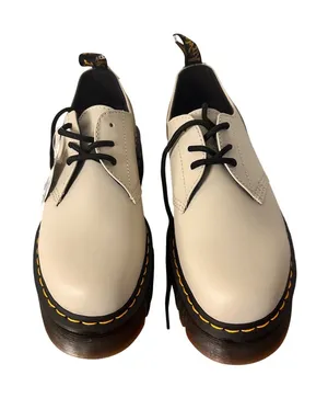 Dr. Martens 10M Audrick 1461 3-Eye Oxford Shoes Beige Platform Oxford Shoes thumbnail 1