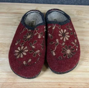 Taos Women Red Wool Floral Embroidered Clogs Mules Size EU 38 Made in Spain thumbnail 1