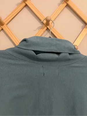 Tuckernuck Blue Thick Turtleneck Sweater size Small thumbnail 10