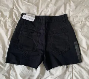 PacSun Black Highwaisted Shorts thumbnail 2