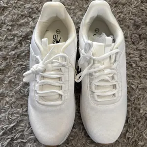 NEW CRANE WOMENS 11 tennis shoes white NWT thumbnail 3
