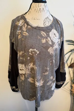 Free People Womens Floral Waffle Thermal Knit‎ Top Grey Black Oversized Medium thumbnail 1