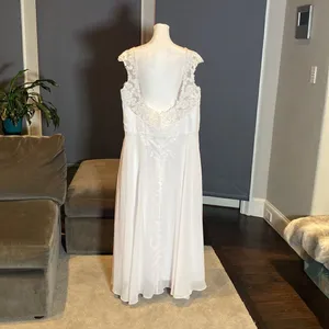 Women’s White Sleeveless Wedding Gown Zip Up with Sparkle Waist Size 3X NWOT thumbnail 5