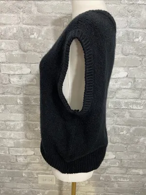 Old Navy Black V-Neck Knit Sweater Vest thumbnail 2
