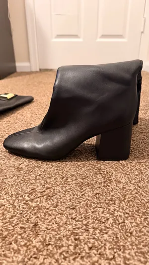Black heeled boots thumbnail 2