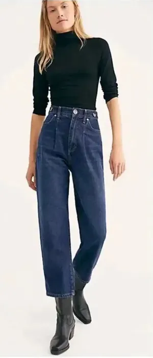 Free People We The‎ Free Dark Wash Pleated High Rise Mom Jeans thumbnail 1