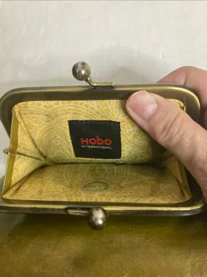HOBO Olive-Toned Green Leather Kiss-Lock Wallet thumbnail 9