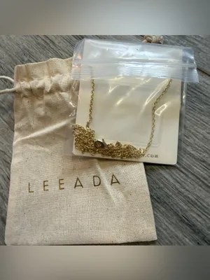 Leeada Oval Gemstone Pendant Necklace Gold Tone Burgundy Stone LEE-FA-002 NEW thumbnail 3