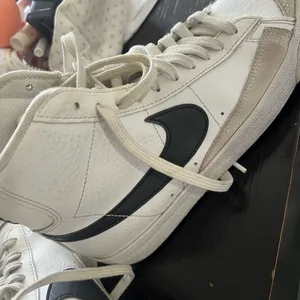 Nike womens Sneakers thumbnail 6