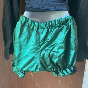 Sugar Kitty bloomers in emerald satin thumbnail 4