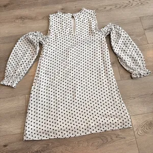 Esley Dress‎ Small White Black Polka Dot Cold Shoulder Long Sleeves thumbnail 3