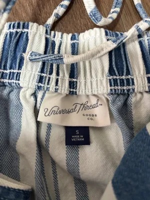 Universal Threads Blue and White Striped Top - Size Small thumbnail 3