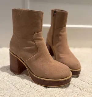 Tan Suede Platform Block Heel Ankle Boots Size 6 Brown thumbnail 1