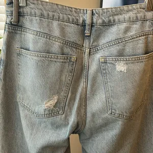 H&M distressed jeans size 8 thumbnail 7